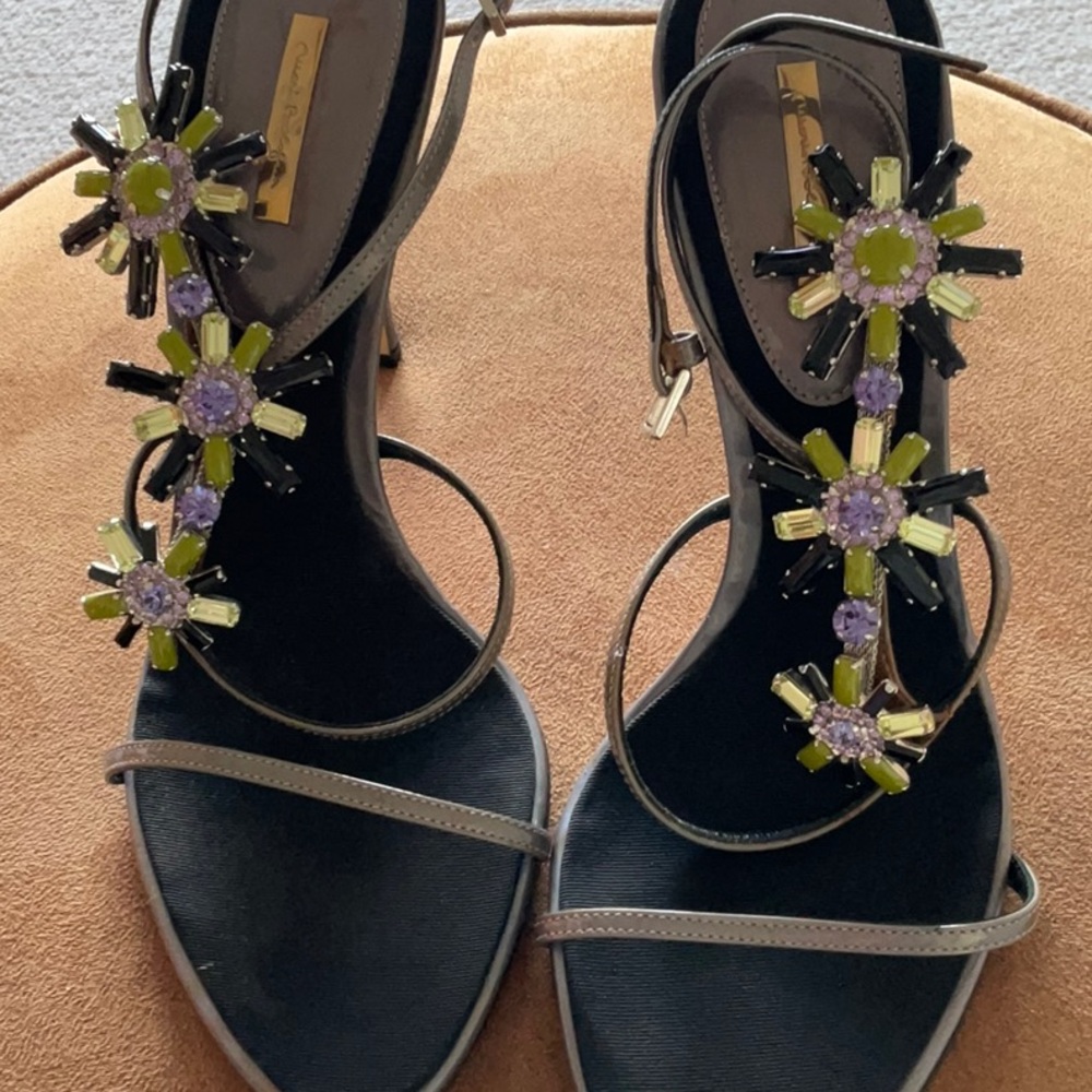 LIKE NEW Mario Bologna jeweled flowers heels eu39 8 8.5 9 lacquer heels GORGEOUS